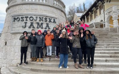 Poučni treking po Postojnski jami